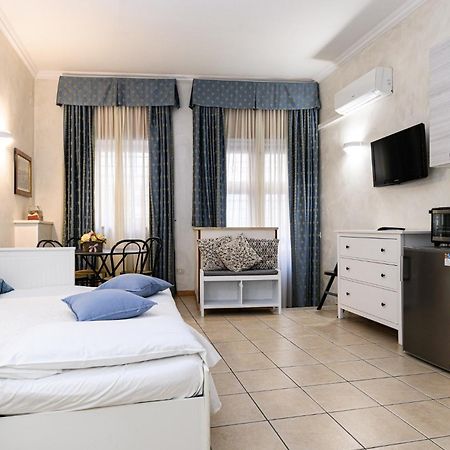 Apartment Julia Guesthouse Рим Екстериор снимка